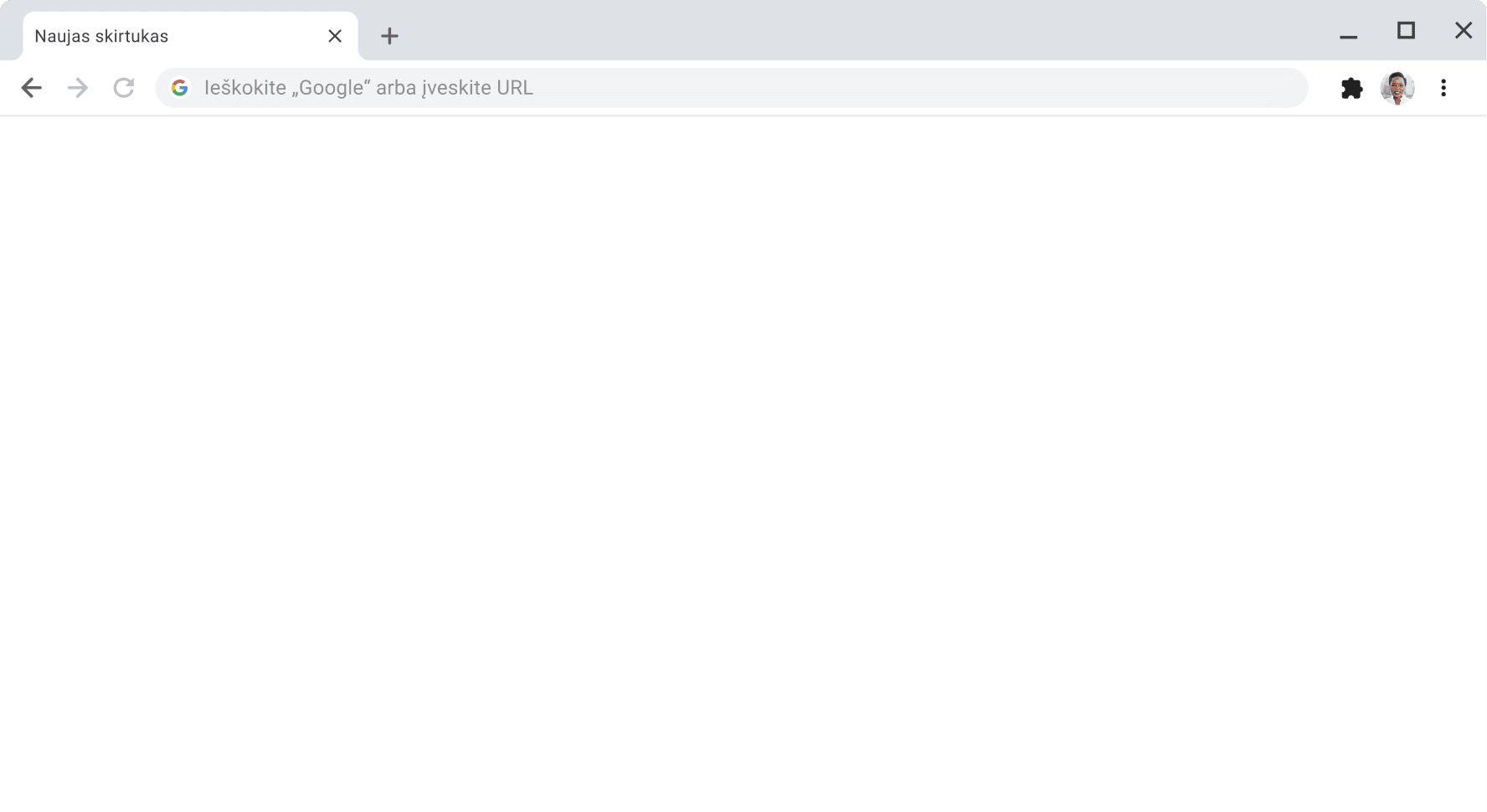 Naršyklės „Chrome“ langas su tuščia adreso juosta.